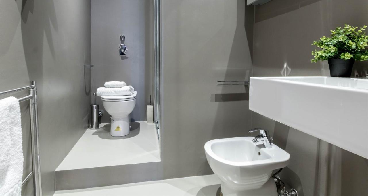 Joivy Spacious 1 Bedroom Apt Near S Agostino Metro Milaan Buitenkant foto